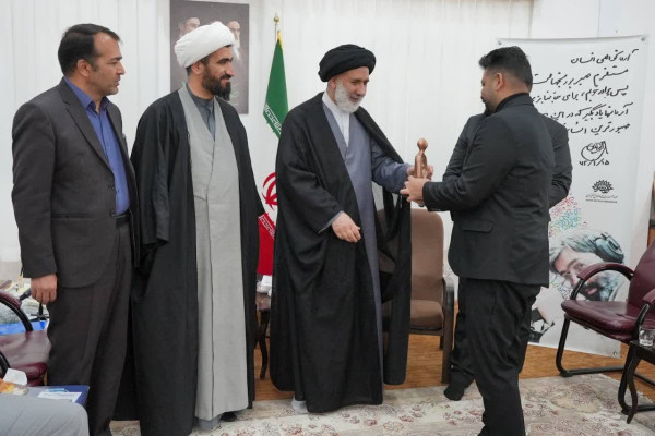 چهره‌های سال هنر انقلاب اسلامی در استان معرفی شدند