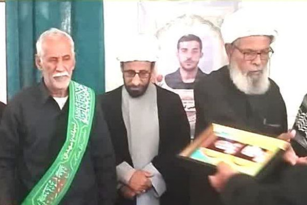 دیدار و دلجویی از خانواده شهدا جنگ رمضان بخش احمدی 