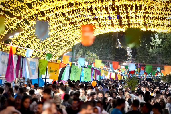 阿赫迈德教民在萨南达季的盛大聚会