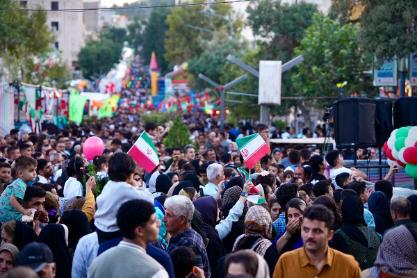 阿赫迈德教民在萨南达季的盛大聚会