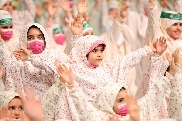 “天使庆典”，最高领袖出席