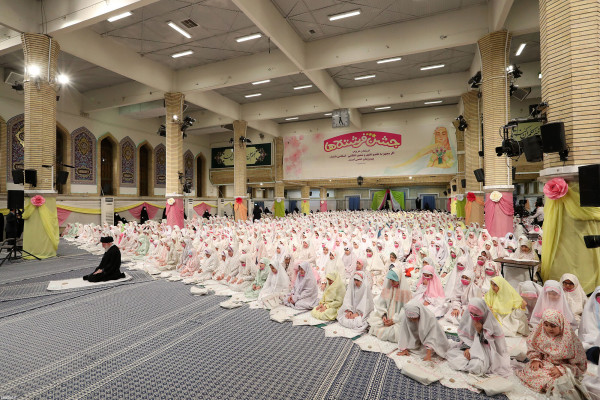 “天使庆典”，最高领袖出席