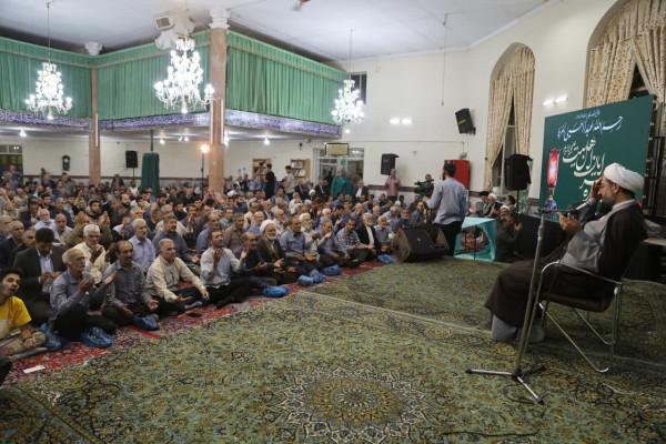 همایش سیره‌سرایان اهل بیت(ع) با هدف پاسداشت فرهنگ و شعائر حسینی و تجلیل از هیئت‌های مذهبی و پیرغلامان حسینی، همدان برگزار شد