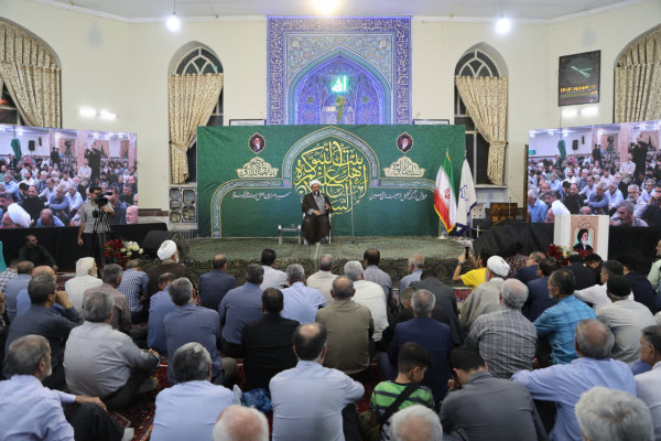 همایش سیره‌سرایان اهل بیت(ع) با هدف پاسداشت فرهنگ و شعائر حسینی و تجلیل از هیئت‌های مذهبی و پیرغلامان حسینی، همدان برگزار شد