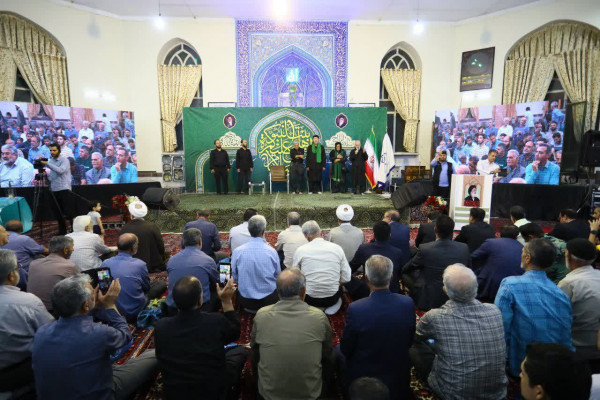 همایش سیره‌سرایان اهل بیت(ع) با هدف پاسداشت فرهنگ و شعائر حسینی و تجلیل از هیئت‌های مذهبی و پیرغلامان حسینی، همدان برگزار شد