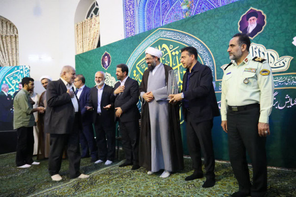 همایش سیره‌سرایان اهل بیت(ع) با هدف پاسداشت فرهنگ و شعائر حسینی و تجلیل از هیئت‌های مذهبی و پیرغلامان حسینی، همدان برگزار شد