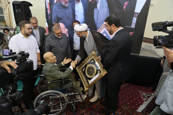 همایش سیره‌سرایان اهل بیت(ع) با هدف پاسداشت فرهنگ و شعائر حسینی و تجلیل از هیئت‌های مذهبی و پیرغلامان حسینی، همدان برگزار شد