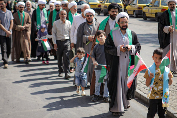 شادپیمایی بزرگ خانوادگی امت احمد(ص) در دیار الوند