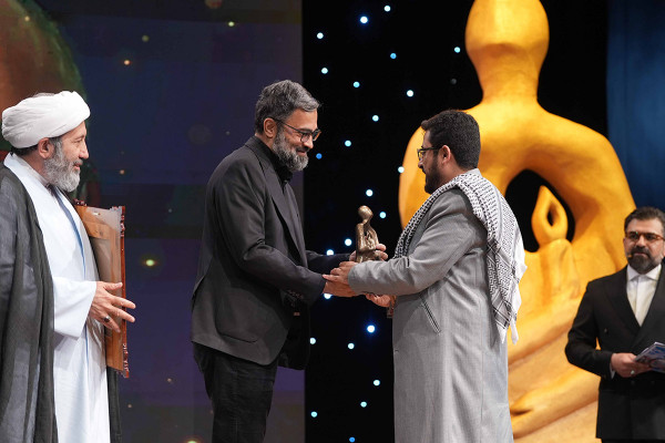 קארן הומאיוּנפאר נבחר לדמות האמנותית של השנה