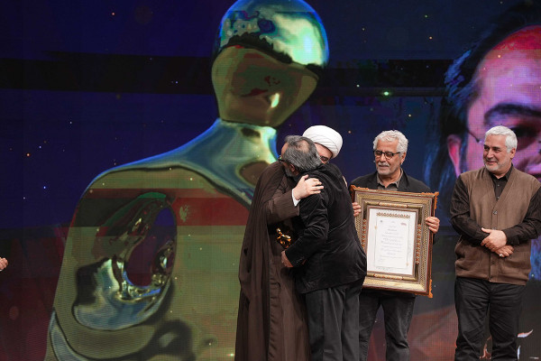 קארן הומאיוּנפאר נבחר לדמות האמנותית של השנה