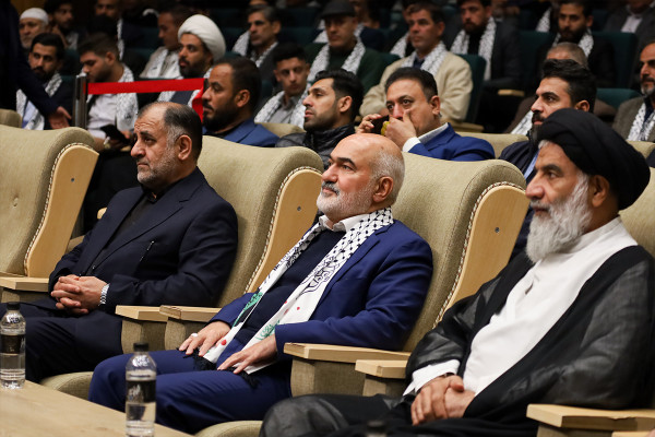 Conmemoración de la Capital de los Mawkibs: La Ceremonia de Arbaín a Través del Arte