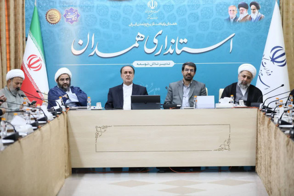 نشست صمیمی جمعی از هیأت‌های مذهبی استان با رییس سازمان هیات و تشکل های دینی
