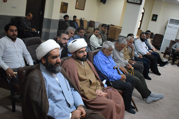 نشست جامعه‌ی ستایشگران بوشهر با نماینده ولی فقیه در استان و امام جمعه بوشهر