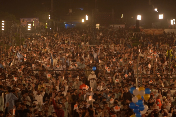 برنامج التلفزيون «محفل»؛ احتفالات قرآنية في إيران والعالم