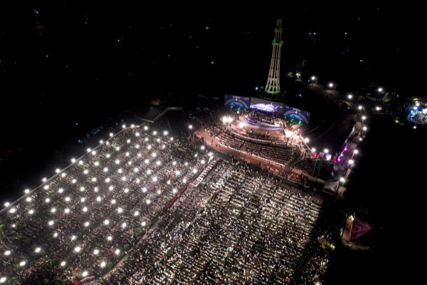 电视节目《Mahfel》：伊朗及世界各地的古兰经庆典