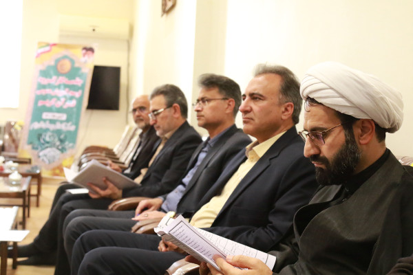 برگزاری سومین جلسه هماهنگی گسترش و توسعه شورای قرآنی در دفتر نماینده ولی‌فقیه در استان ایلام