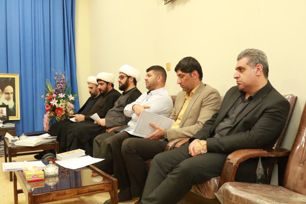 برگزاری سومین جلسه هماهنگی گسترش و توسعه شورای قرآنی در دفتر نماینده ولی‌فقیه در استان ایلام