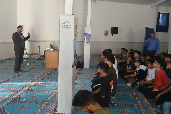 اکران فیلم سینمایی مجنون در شهرستان بدره