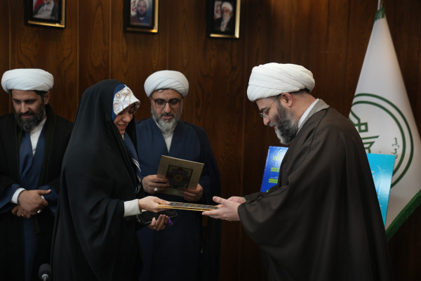 آیین رونمایی از محصولات تبلیغی نهضت ملی «زندگی با آیه‌ها»