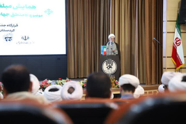 تبیین طرح «زندگی با آیه‌ها» در همایش مبلغان رمضان