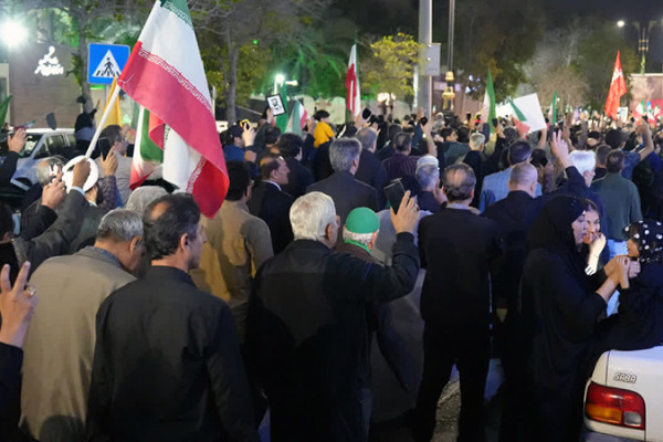 تجمع بزرگ مردمی بوشهری ها در محکومیت تجاوز آشکار استکبار