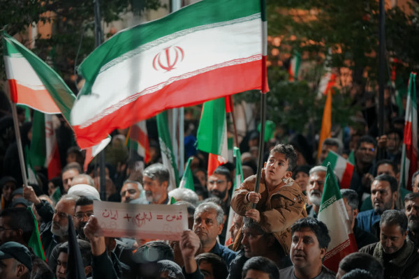 برای این خاک مقدس ، برای ایران ، تا اخرین نفس ، مقاومت کنید ...