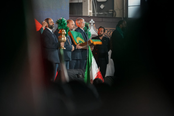 برای این خاک مقدس ، برای ایران ، تا اخرین نفس ، مقاومت کنید ...