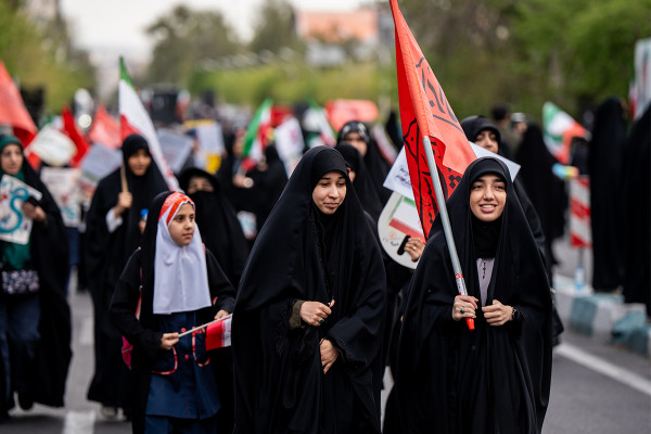 مراسم چهلم شهدای مدرسه میناب برگزار شد