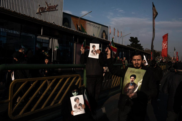 مراسم بیعت با آیت‌الله سید مجتبی خامنه‌ای با حضور جمع کثیری از مردم