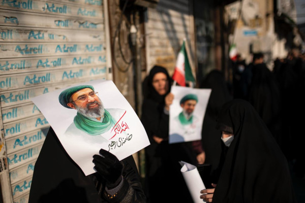 مراسم بیعت با آیت‌الله سید مجتبی خامنه‌ای با حضور جمع کثیری از مردم