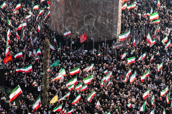 مراسم بیعت با آیت‌الله سید مجتبی خامنه‌ای با حضور جمع کثیری از مردم