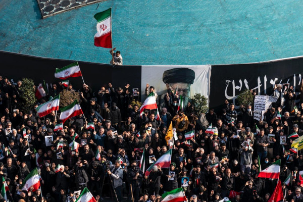 مراسم بیعت با آیت‌الله سید مجتبی خامنه‌ای با حضور جمع کثیری از مردم