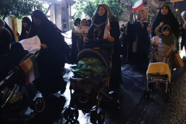 دسته حماسی مادر و فرزندی در رشت برگزار شد