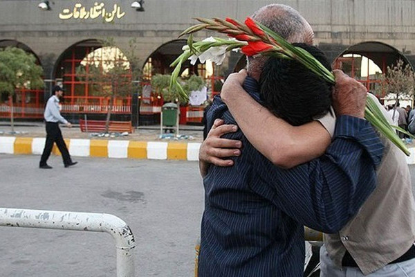 آزادی؛ هدیه امام جماعت روستا به جوان زندانی