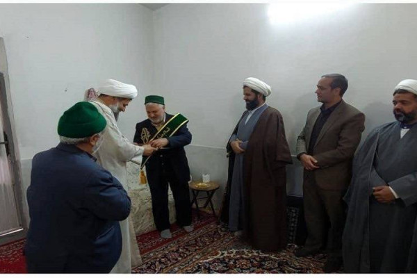 نشان عزت بر قامتی از ۶۰ سال نوکری؛ تجلیل از پیرغلام آیسک